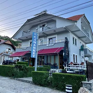 Eiffel's Pensjonat Pogradec